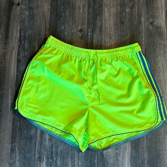 BCG GREEN SHORTS FOR WOMAN SIZE LARGE - Picture 1 of 6